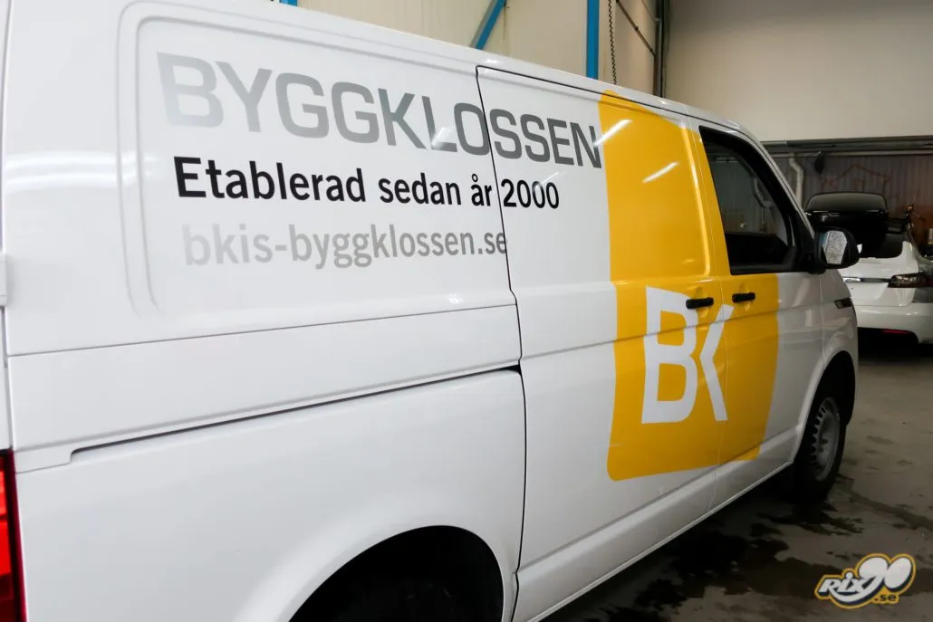Bildekaler på firmabilen till Byggklossen Bildekaler på firmabilen, en Volkswagen Transporter, till Byggklossen