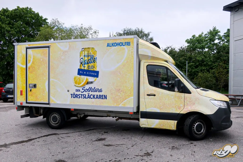 Foliera lastbil - Foliering av lätt lastbil Foliera lastbil - Foliering av lätt lastbil