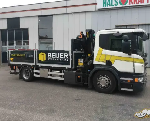 Lastbilslemmar till Beijer Byggmaterial Lastbilslemmar på Scania kranbil till Beijer Byggmaterial